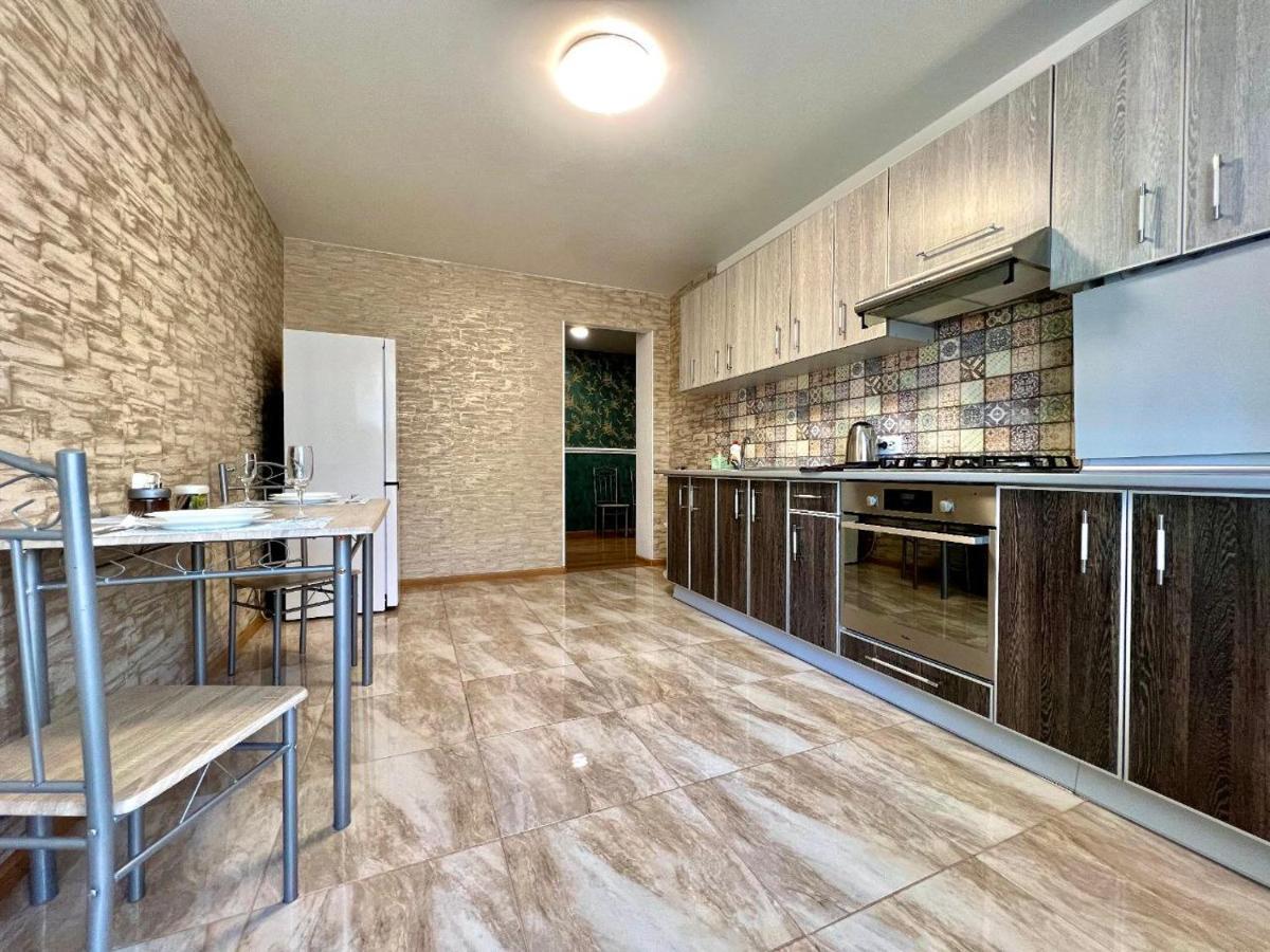Apartpoltava Простора Однокімнатна Квартира В Новобудові, Корпусний Парк ภายนอก รูปภาพ